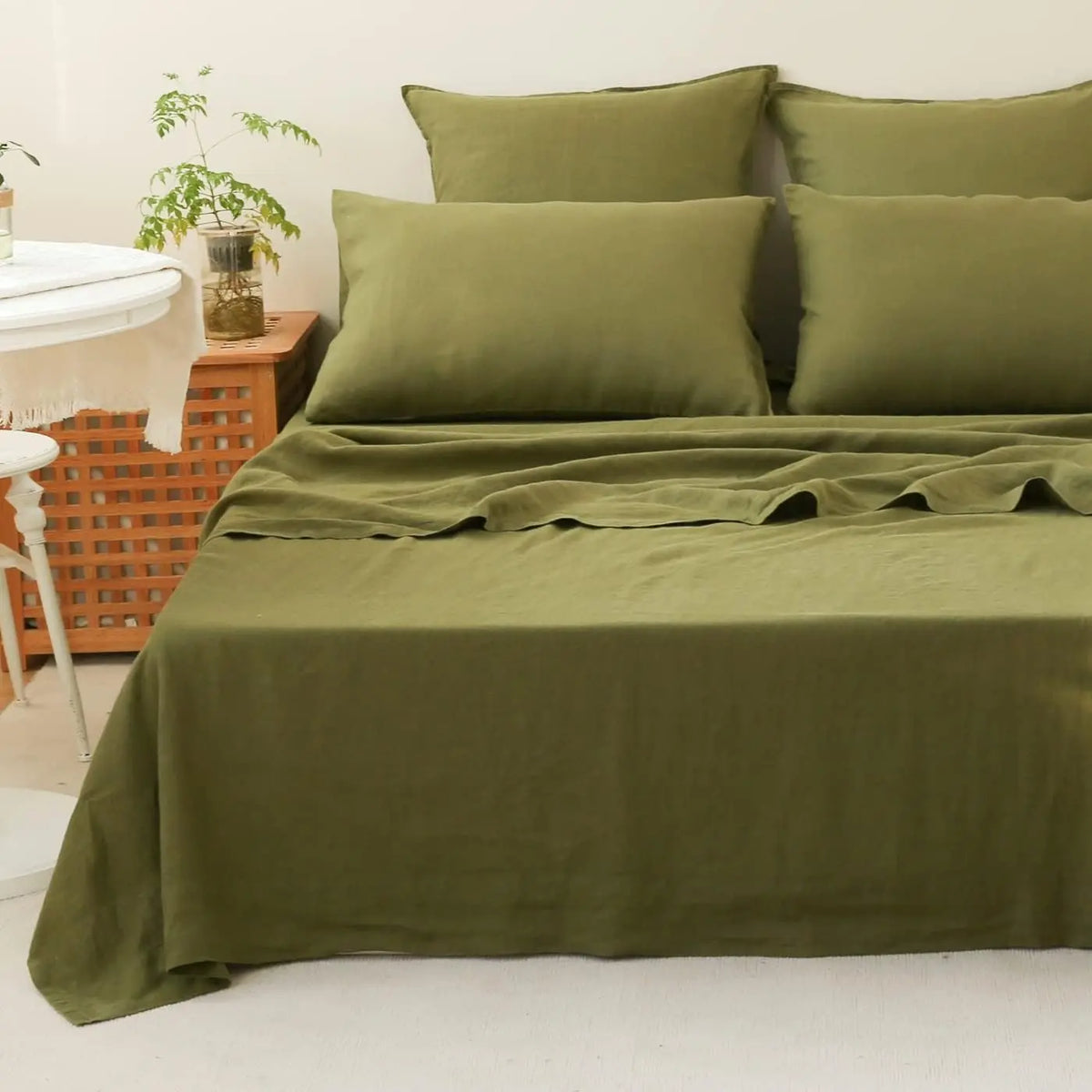 100% Linen 4-Piece Bed Sheet Set — 1 Flat Sheet, 1 Fitted Sheet & 2 Pillowcases — Breathable, Moisture-Wicking, Soft & Durable Bedding
