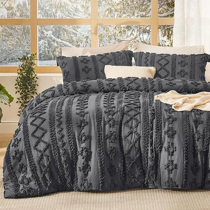 Bohemian Arch Quilt Set, 3-Piece — Includes 1 Ultra-Soft Quilt and 2 Pillow Shams