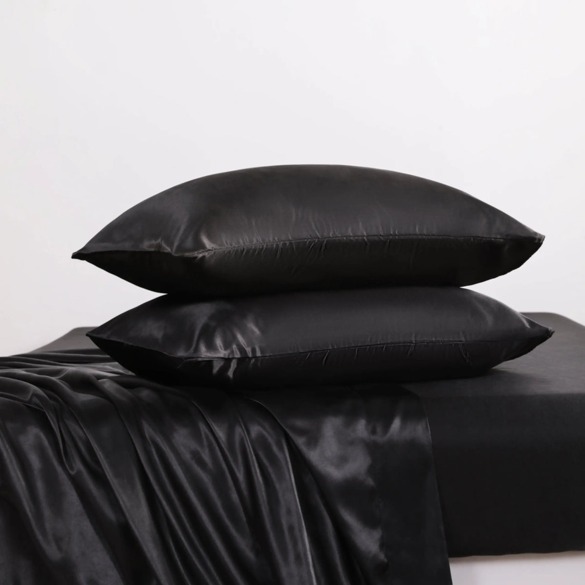 4-Piece Satin Bedding Set – Ultra-Soft Silky Sheets with Envelope Pillowcases, OEKO-TEX Certified Luxury Bedding, Gentle on Acne-Prone Skin